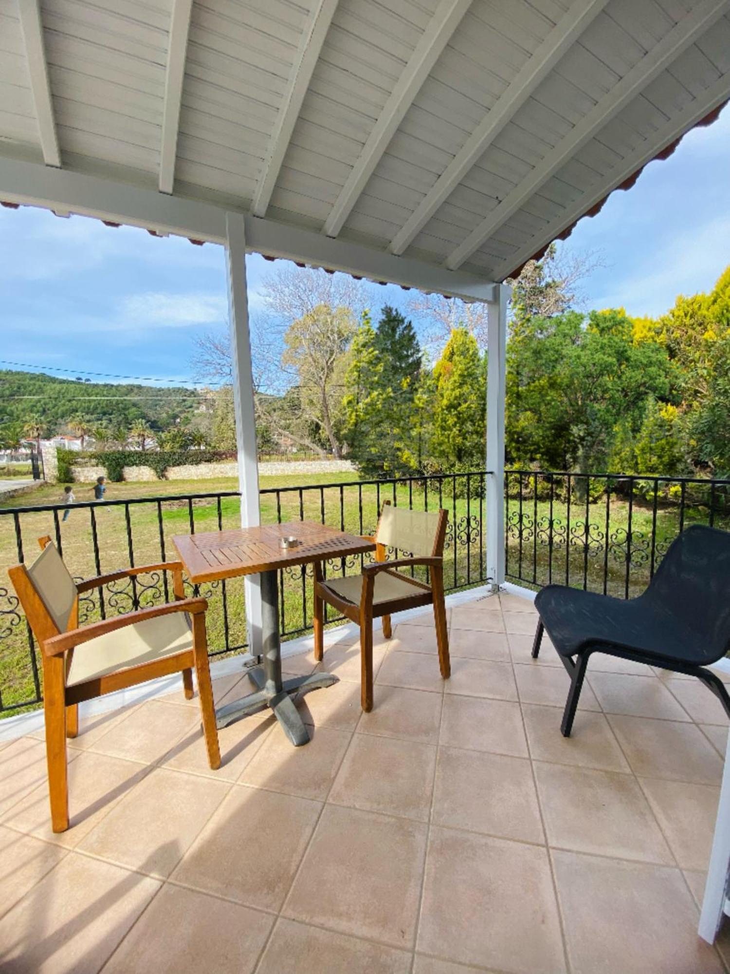 Calma Cottage Skiathos Town Exterior photo